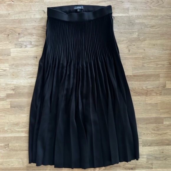 COS Pleated MIDI Skirt - Picture 2 of 12